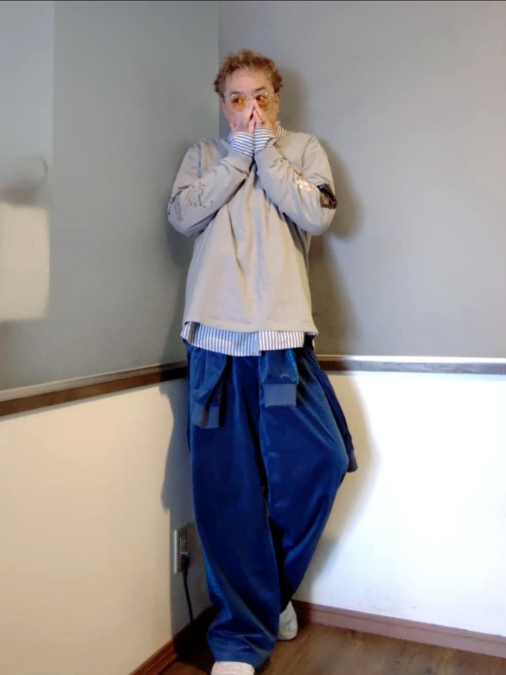 Loose velvet track jacket/ルーズベルベットトラックジャケットを使っ