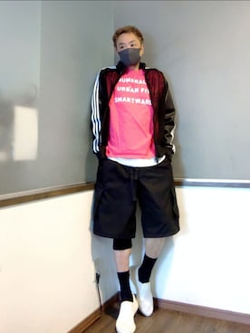 「NUMERALS（ヌメラルズ）の【NUMERALS】フロントプリントロングスリーブTEE（Tシャツ/カットソー、ピンク系）」を使った、P３さん（メンズ・178cm）の夏コーディネート