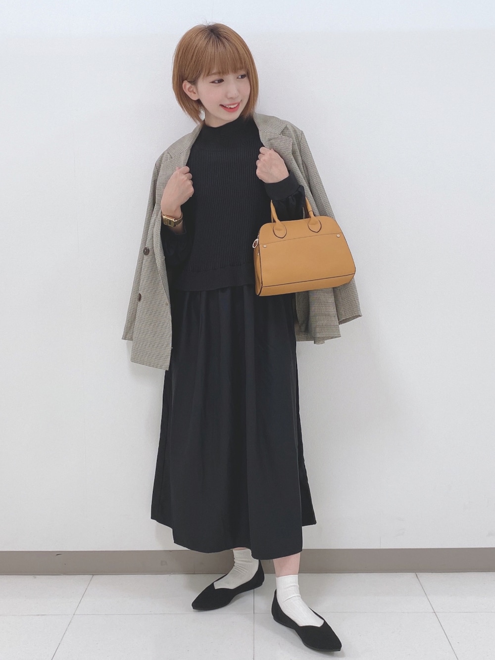「オトナ女子、きれいめコーディネート、オフィスカジュアル、学校行事、ママコーデ、テーラードジャケット、ジャケットスタイル、チェック、ワンピース、ロングワンピース、ブラック、ハンドバッグ、お洒落さんとつながりたい、いいね、save、フォローお願いします🤑、シューラルー」｜「Cutie Blondeの【セットアップ可能】主役級。ダブルブレスト チェックジャケット（テーラードジャケット、ベージュ系）」を使った、RA★SEさん（レディース・162cm）の秋コーディネートの1枚目の写真