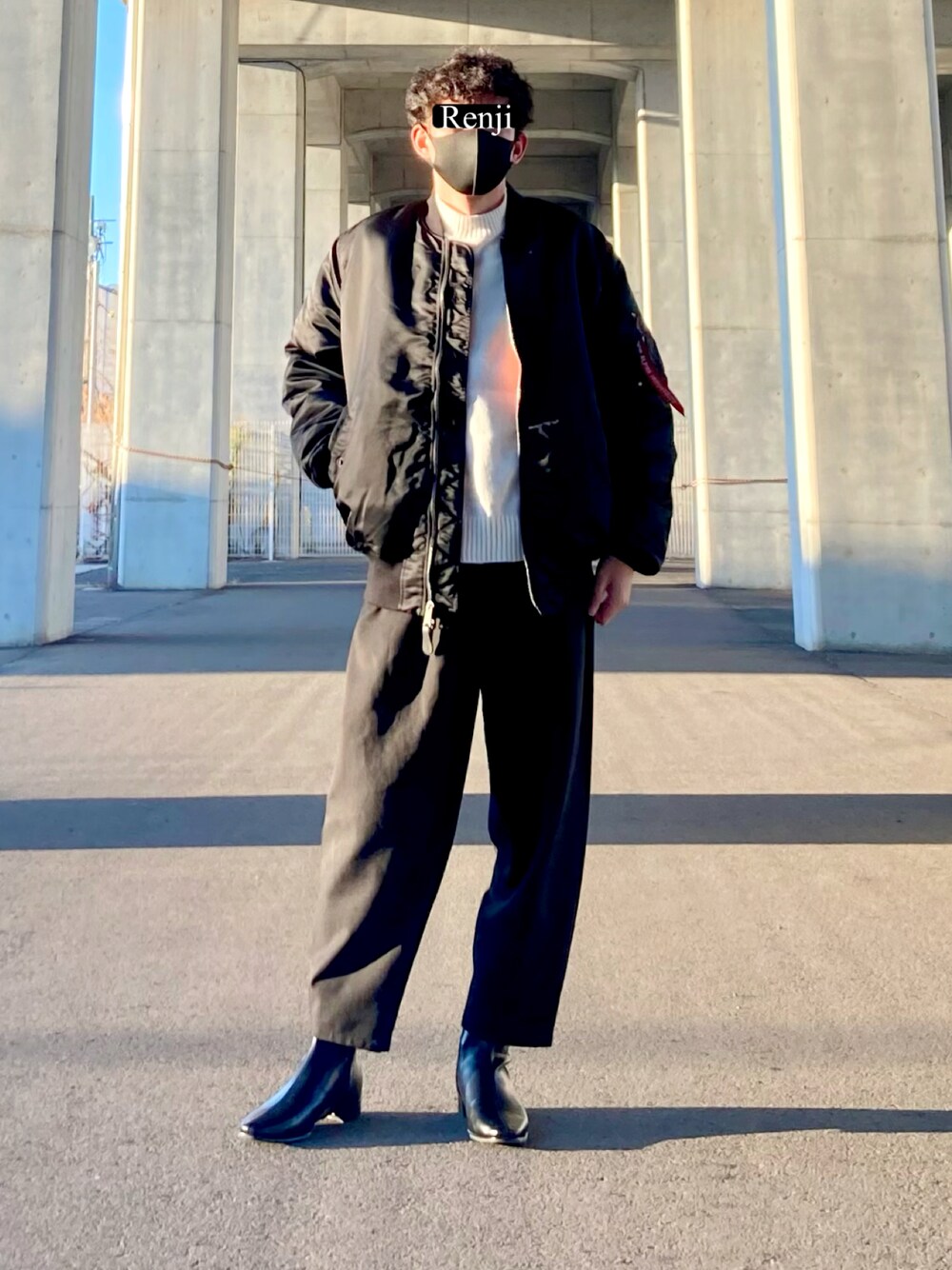 「alpha、alphaindustries、Alpha Industries、alpha_industries_japan、MA-1、ニット、ブーツ、スラックス、マイベストコーデ2022、休日コーデ、韓国ファッション、きれいめカジュアル、冬コーデ、モノトーン、PR」｜「Confirmのルーズシルエット クルーネック プルオーバーニット【Confirm】（ニット/セーター、ホワイト系）」を使った、Renjiさん（メンズ・173cm）の冬コーディネートの1枚目の写真