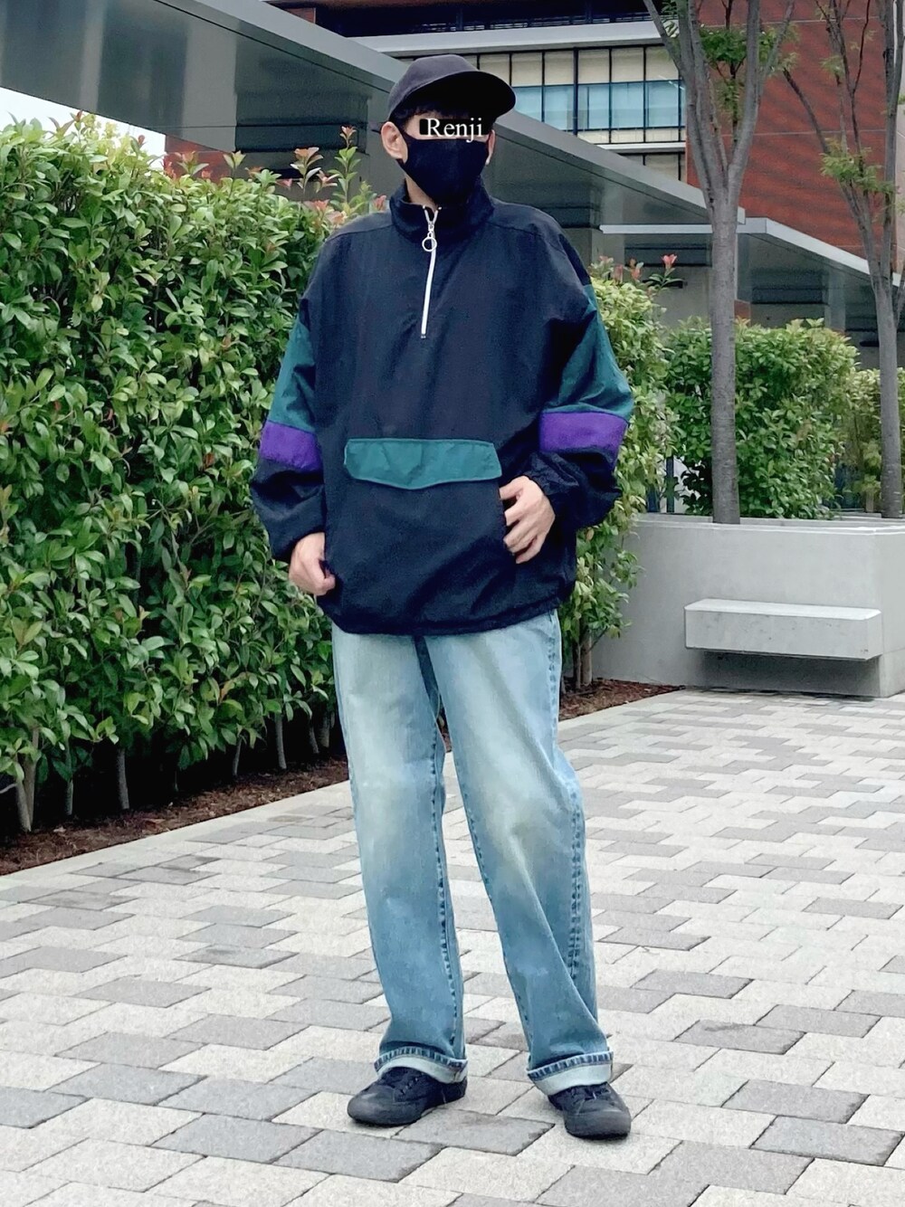 「PR、EDWIN、edwin、edwinjapan、エドウィン、デニム、ワイドデニム、ワイドデニムパンツ、ハーフジップ、秋服コーデ、オーバーサイズ、秋、シンプル、シンプルコーデ、ストリート」｜「EDWINのXV ワイドデニムパンツ（デニムパンツ、ブルー系）」を使った、Renjiさん（メンズ・173cm）の秋コーディネートの1枚目の写真