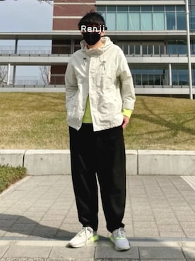 「URBAN RESEARCH Sonny Label（アーバンリサーチサニーレーベル）のアイテム（マウンテンパーカー）」を使った、Renjiさん（メンズ・173cm）の春コーディネート