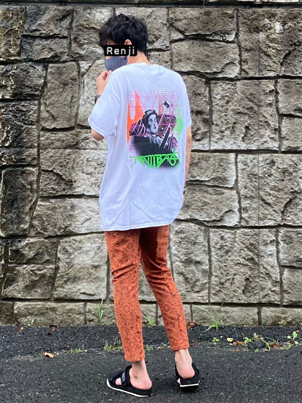 「真夏のバンT祭、フェススタイル、フェス、フェスコーデ、ライブ、ライブTシャツ、ライブスタイル、バンドT、バンT、ロック」｜「MOUSSYのアイテム（パンツ、オレンジ系）」を使った、Renjiさん（メンズ・173cm）の夏コーディネートの1枚目の写真