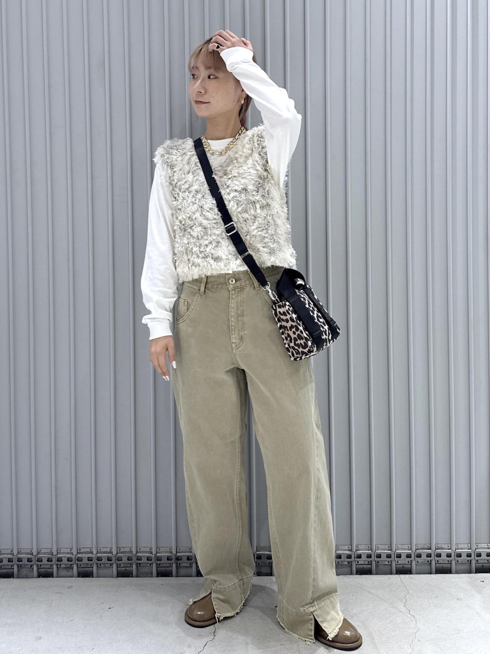 ADAM ET ROPE'（アダムエロペ）の「フェザーベスト（ベスト