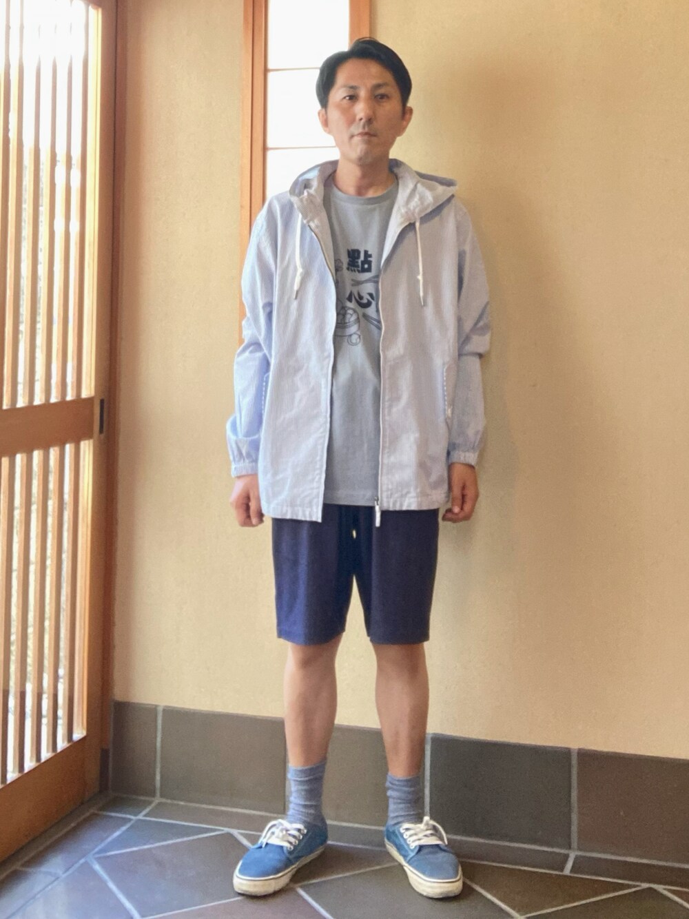 「ヒッコリー、ブルーコーデ」｜「H&MのH&MビッグTシャツ（Tシャツ/カットソー、ブルー系）」を使った、オッパみさん（メンズ・165cm）の夏コーディネートの1枚目の写真
