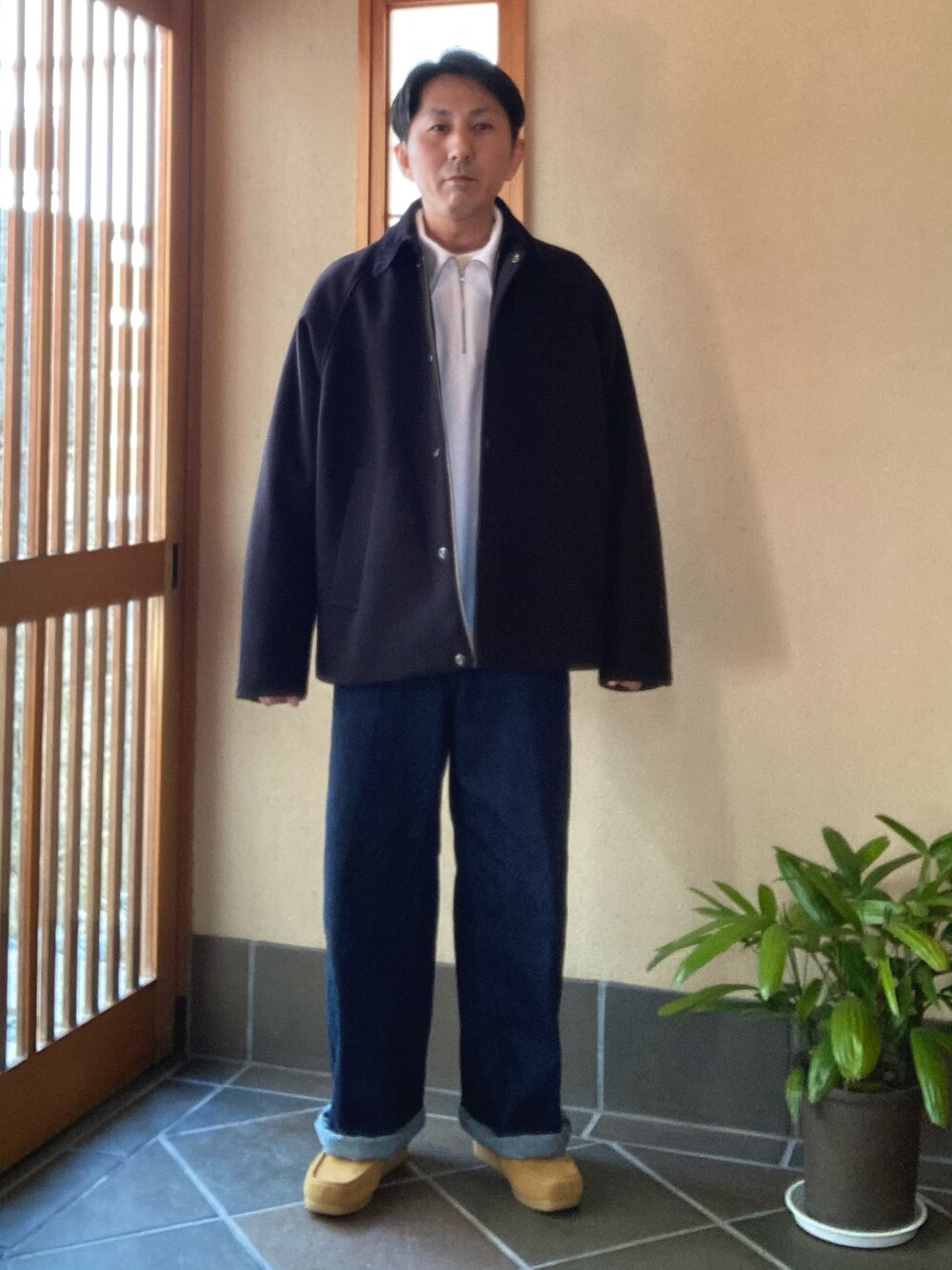 「おでかけコーデ」｜「GUのローライズドバギージーンズ XLサイズ（パンツ、ブルー系）」を使った、オッパみさん（メンズ・165cm）の冬コーディネートの1枚目の写真