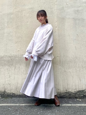 「白ニット」｜「アイテム（スカート、グレー系）」を使った、しばさん（レディース・158cm）の冬コーディネート