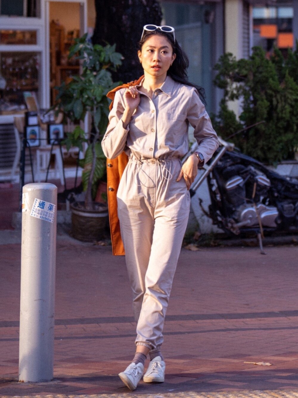 「jumpsuit、beige、CELINE、ninety percent」｜「ninety percentのアイテム（つなぎ/オールインワン、ベージュ系）」を使った、kittyunofficialさん（レディース・170cm）の冬コーディネートの1枚目の写真