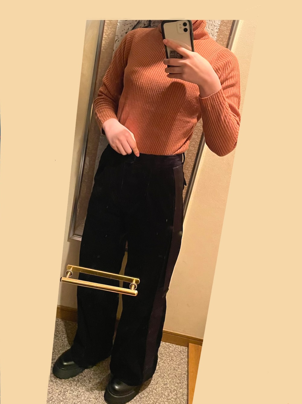 「大人っぽコーデ、ちょっとそこまで、ハイネックニット」｜「GUのアイテム（その他パンツ、ブラック系）」を使った、cocoa_さん（レディース・162cm）の冬コーディネートの1枚目の写真