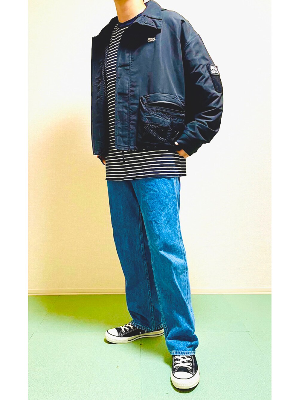 「秋服まるっと大公開、デニム、いいね、save、フォローお願いします🤑、Tシャツ、ボーダー、スニーカーコーデ」｜「CONVERSEのコンバース CONVERSE CANVAS ALL STAR OX（スニーカー、ブラック系）」を使った、かんべえさん（メンズ・170cm）の秋コーディネートの1枚目の写真