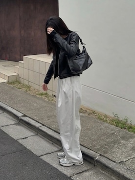 「TRIANGLE PALETTE（トライアングルパレット）のノーカラーライダースジャケット（ライダースジャケット、ブラック系）」を使った、hisaさん（レディース・170cm）の春コーディネート