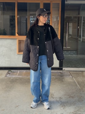 「アイテム（スニーカー、シルバー系）」を使った、hisaさん（レディース・170cm）の冬コーディネート