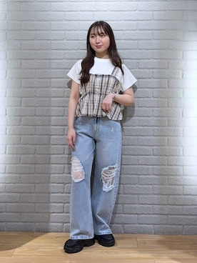 「LOWRYS FARM（ローリーズファーム）のレースデニム　601055（デニムパンツ、ブルー系）」を使った、るりこさん（レディース）の春コーディネート