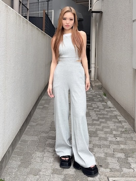 「GYDA（ジェイダ）のバックZIPテレコロンパース（つなぎ/オールインワン、グレー系）」を使った、KURENAさん（レディース・153cm）の春コーディネート