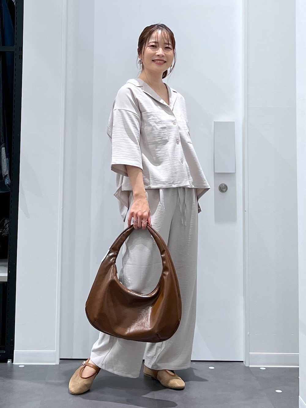 LAKOLE（ラコレ）の「エナメルオーバルワンショルダーバッグ / 283542