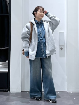 「アイテム（パーカー）」を使った、emaさん（レディース・155cm・30代）の秋コーディネート