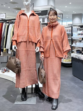 「アイテム（シュシュ）」を使った、emaさん（レディース・155cm・30代）の秋コーディネート