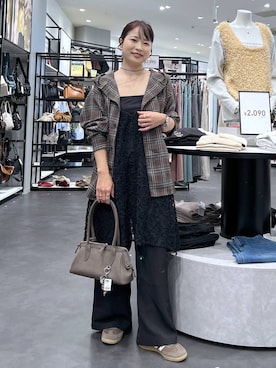 「アイテム（シュシュ）」を使った、emaさん（レディース・155cm）の秋コーディネート