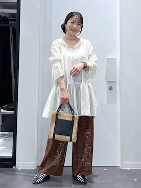 「LAKOLE（ラコレ）のアイテム（パンツ）」を使った、emaさん（レディース・155cm）の春コーディネート