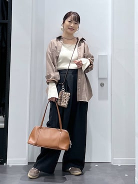 「アイテム（スマホグッズ）」を使った、emaさん（レディース・155cm）の秋コーディネート