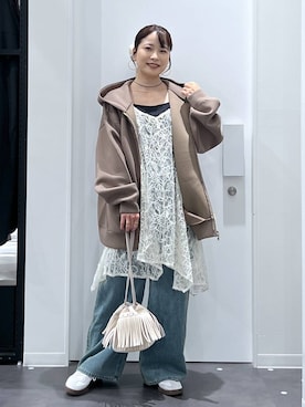 「アイテム（パーカー）」を使った、emaさん（レディース・155cm・30代）の秋コーディネート