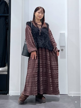「アイテム（スリッポン）」を使った、emaさん（レディース・155cm）の秋コーディネート