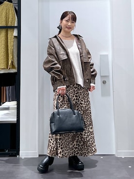 「アイテム（シュシュ）」を使った、emaさん（レディース・155cm）の秋コーディネート