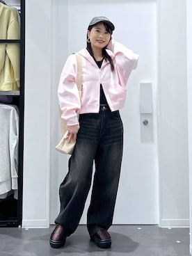 「LAKOLE（ラコレ）のWASHEDビッグロゴキャップ / 607904（キャップ）」を使った、emaさん（レディース・155cm）の冬コーディネート