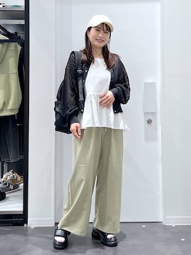 「LAKOLE（ラコレ）のアイテム（パンツ）」を使った、emaさん（レディース・155cm）の春コーディネート