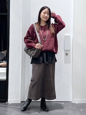 「LAKOLE（ラコレ）のスエードポンチベイカースカート / 1052375（スカート、グレー系）」を使った、emaさん（レディース）の秋コーディネート