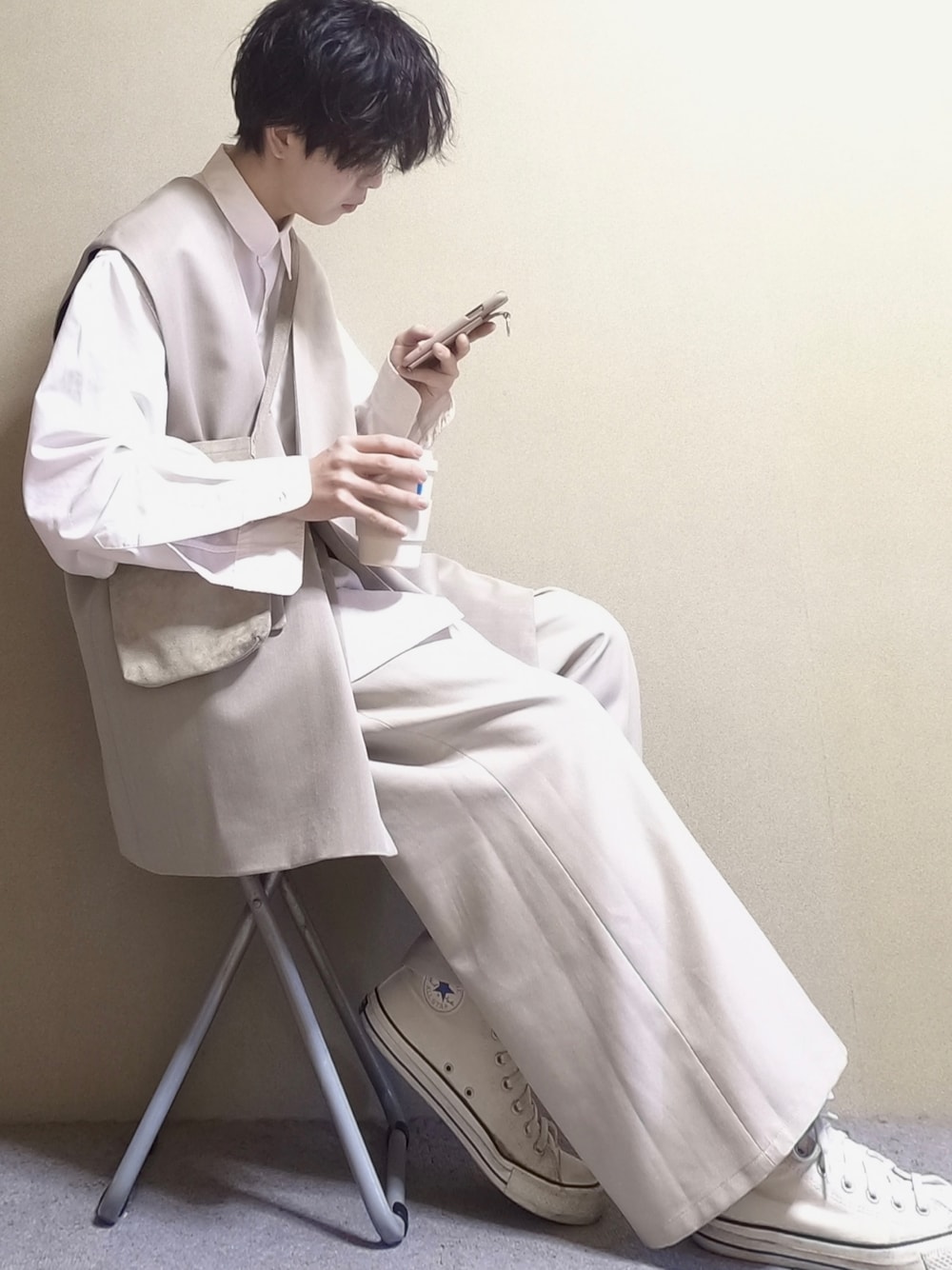 「秋服まるっと大公開、秋服、メンズコーデ、レイヤードスタイル、カジュアル、秋服準備はじめました、初秋コーデ、休日コーデ、オトナカジュアル、お洒落さんとつながりたい、メンズファッション、淡色コーデ」｜「WYM LIDNMのTENCEL RELAX WIDE SHIRT（シャツ/ブラウス、ホワイト系）」を使った、ᴴᴵᴮᴵᴷᴵさん（メンズ・170cm）の秋コーディネートの1枚目の写真