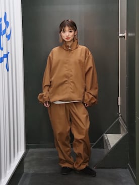 「アイテム（ナイロンジャケット、ブラウン系）」を使った、Moeさん（レディース・161cm）の秋コーディネート