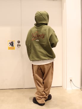 「アイテム（パーカー、グリーン系）」を使った、Moeさん（レディース・161cm）の秋コーディネート