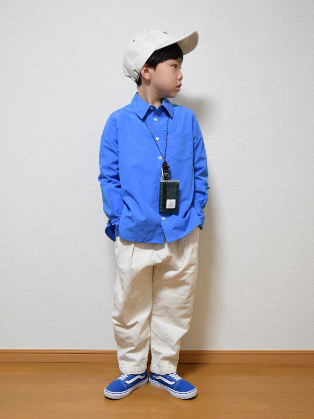 「CIAOPANIC TYPYの【KIDS】【TYPY DENIM】甘織デニムタックボリュームパンツ（デニムパンツ、ホワイト系）」を使った、HACHIさん（キッズ・124cm）の春コーディネートの1枚目の写真
