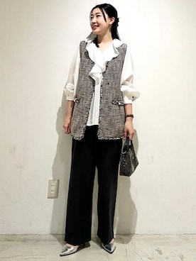 「SHIPS（シップス）のビジュー ポシェット（ショルダーバッグ、ブラック系）」を使った、土倉さん（レディース・154cm）の春コーディネート