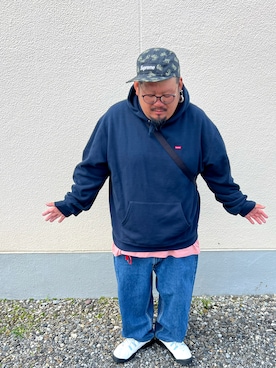 「Supreme （シュプリーム）のアイテム（パーカー）」を使った、㉔さん（メンズ・173cm）の秋コーディネート
