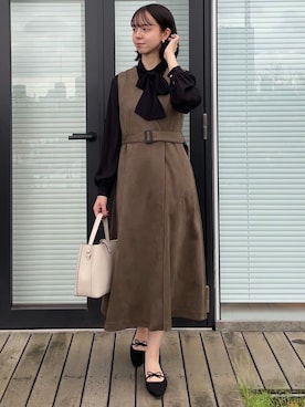 「grove（グローブ）のシアーストライプボウタイブラウス（シャツ/ブラウス、ブラック系）」を使った、NATSUMIさん（レディース・166cm）の秋コーディネート