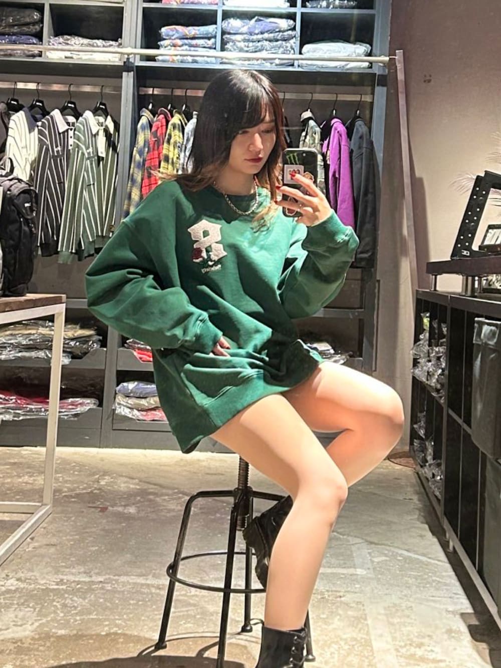 「SubcietyのROSE SWEAT（スウェット、グリーン系）」を使った、ゆきさん（レディース・158cm）の冬コーディネートの1枚目の写真