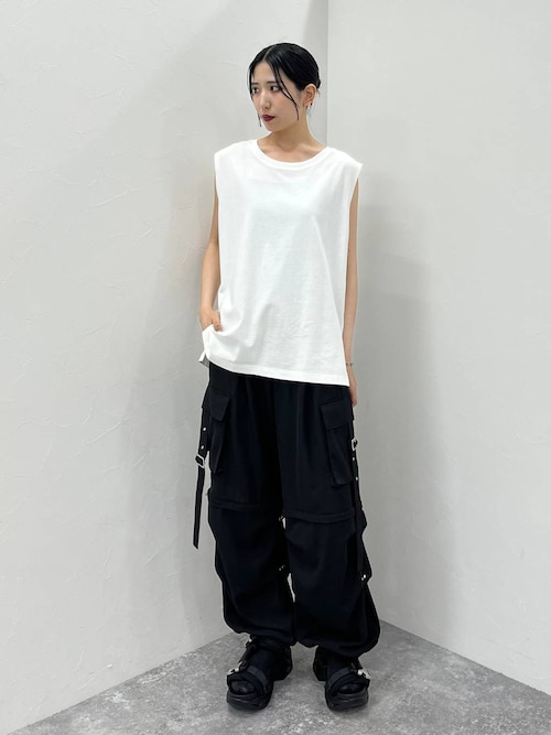 HARE 2wayカーゴパンツ ブラック HARE（ハレ）の「2WAYポケットカーゴワイドパンツ(HARE)（カーゴ