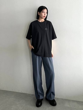 「アイテム（ローファー）」を使った、しおりさん（レディース・173cm）の夏コーディネート