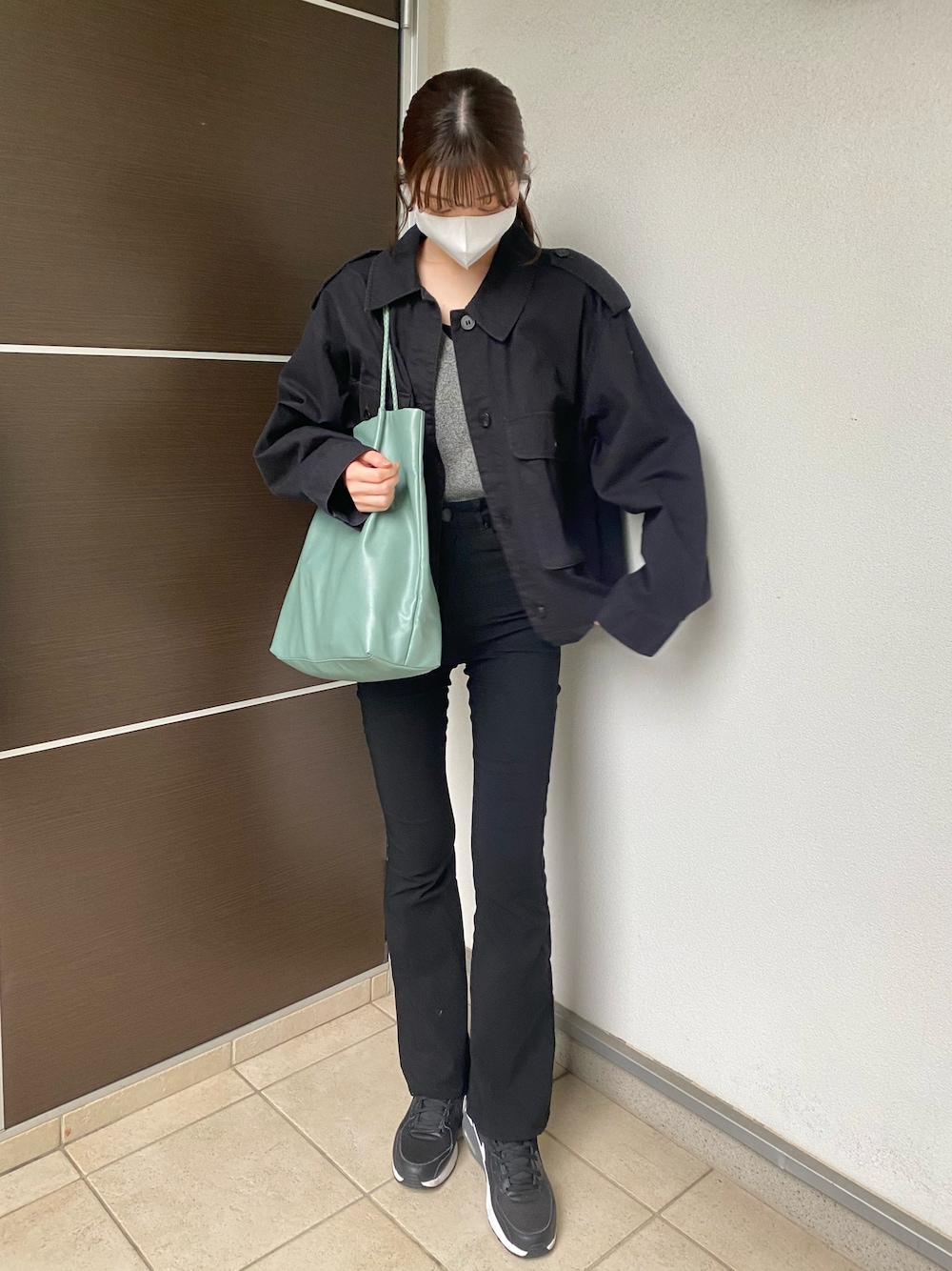 グレー長袖トップスと黒パンツセット menz-style_100-3tenset-213_6