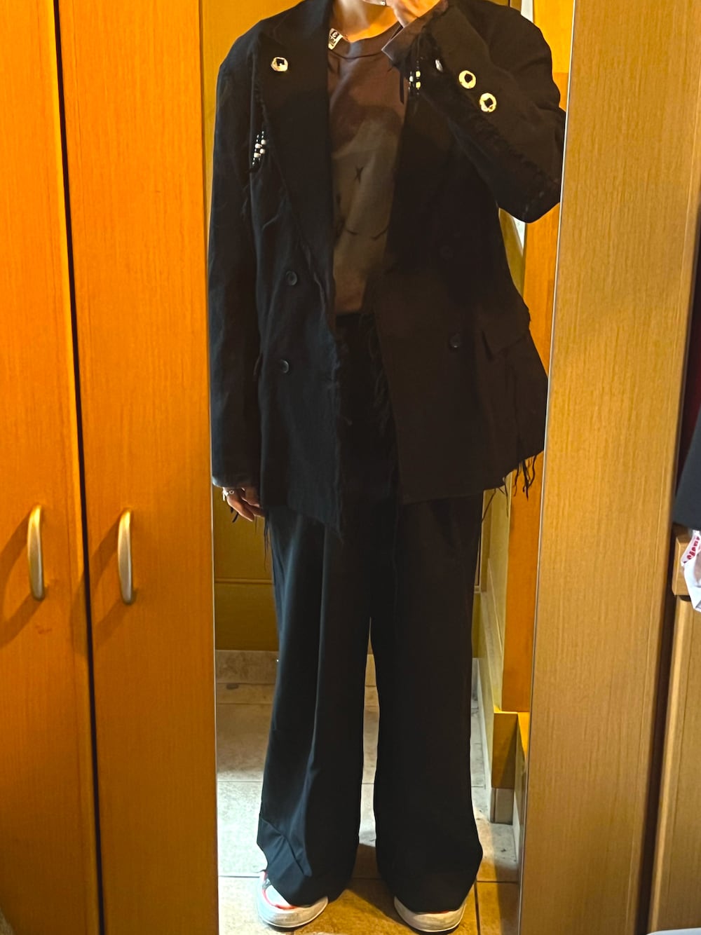 「FACCIESのFACCIES 19AW WESTERN DOUBLE BREASTED JACKET（テーラードジャケット、ブラック系）」を使った、たさん（メンズ・169cm）の春コーディネートの1枚目の写真