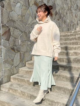 「カラー×コーデ」｜「アイテム（パーカー）」を使った、emiさん（レディース・156cm）の春コーディネート