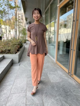 「アイテム（トップス、ブラウン系）」を使った、emiさん（レディース・156cm）の春コーディネート