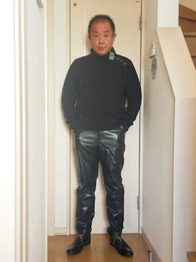 「レザー」｜「アイテム（チノパンツ）」を使った、takewearさん（メンズ・174cm）の冬コーディネート