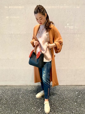 「armaniexchange」｜「アイテム（トレンチコート）」を使った、SAKIEHANさん（レディース・166cm）の春コーディネート