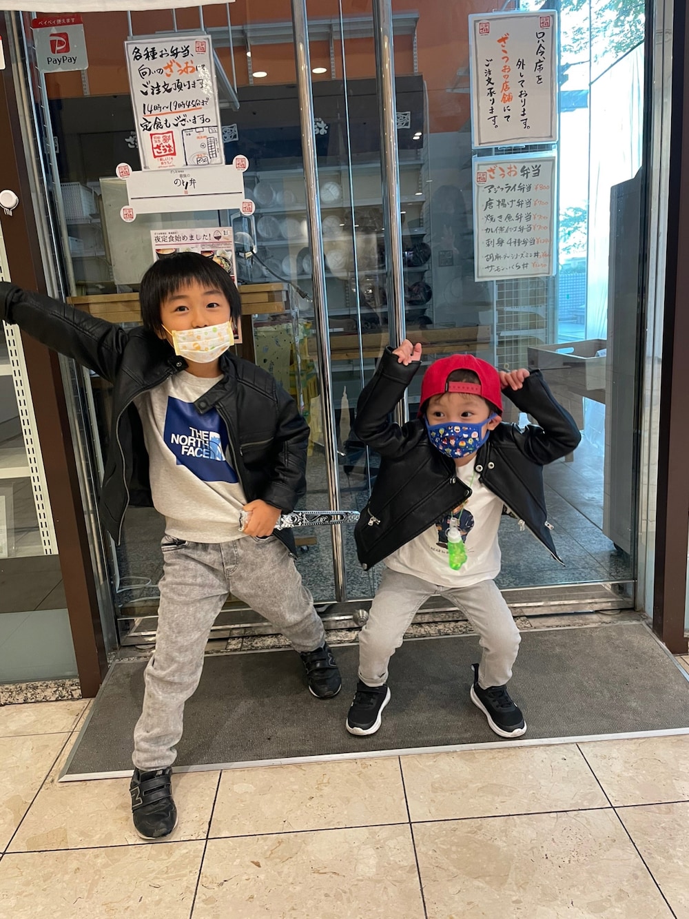 「キッズコーデ、休日スタイル、小学生、きれいめカジュアル、赤ちゃん、男の子、男の子ベビー、パンツスタイル」｜「THE NORTH FACEのアイテム（トップス、ブルー系）」を使った、れんれんこさん（キッズ・120cm）の夏コーディネートの1枚目の写真