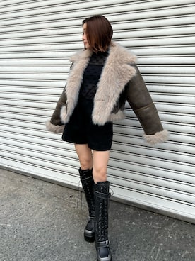 「アイテム（ムートンコート）」を使った、石黒芹奈さん（レディース・148cm）の夏コーディネート