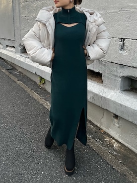 「スリット」｜「アイテム（ダウンジャケット/コート）」を使った、石黒芹奈さん（レディース・148cm）の秋コーディネート