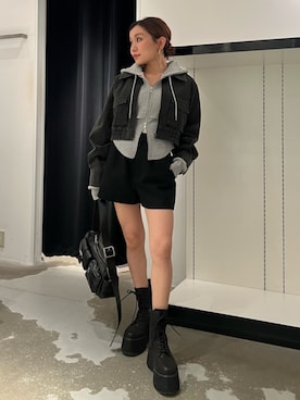 「アイテム（パーカー）」を使った、石黒芹奈さん（レディース・148cm）の秋コーディネート